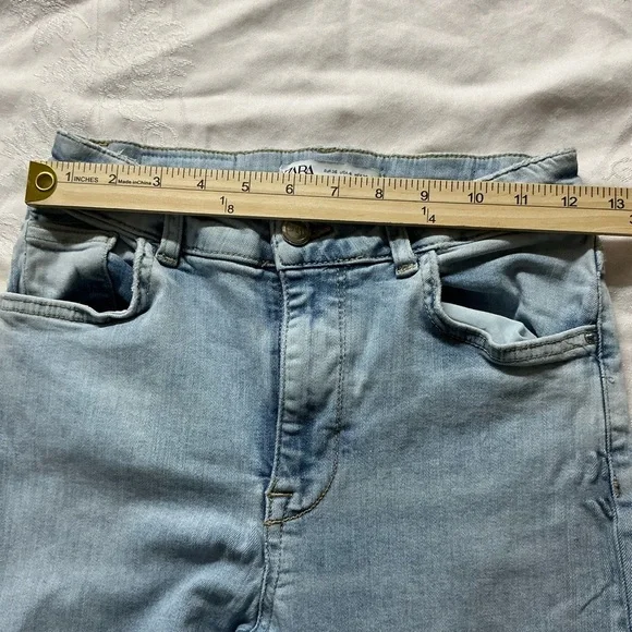 Zara High Rise Slim Fit Straight Leg Jeans in Light Blue Acid Wash - Picture 5 of 11